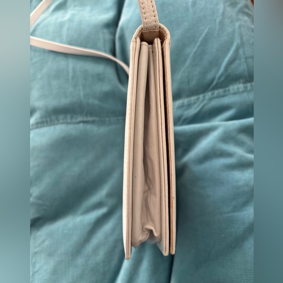 Vintage White leather purse - Picture 5 of 7